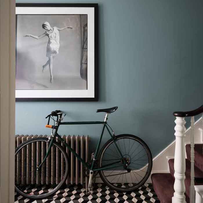 vanschilfgaardeinterieur.nl - Farrow & Ball Stairway Oval Room Blue 85 Modern Emulsion Strong White 2001 Modern Eggshell